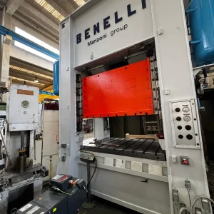 Pressa Idraulica BENELLI 250 TN